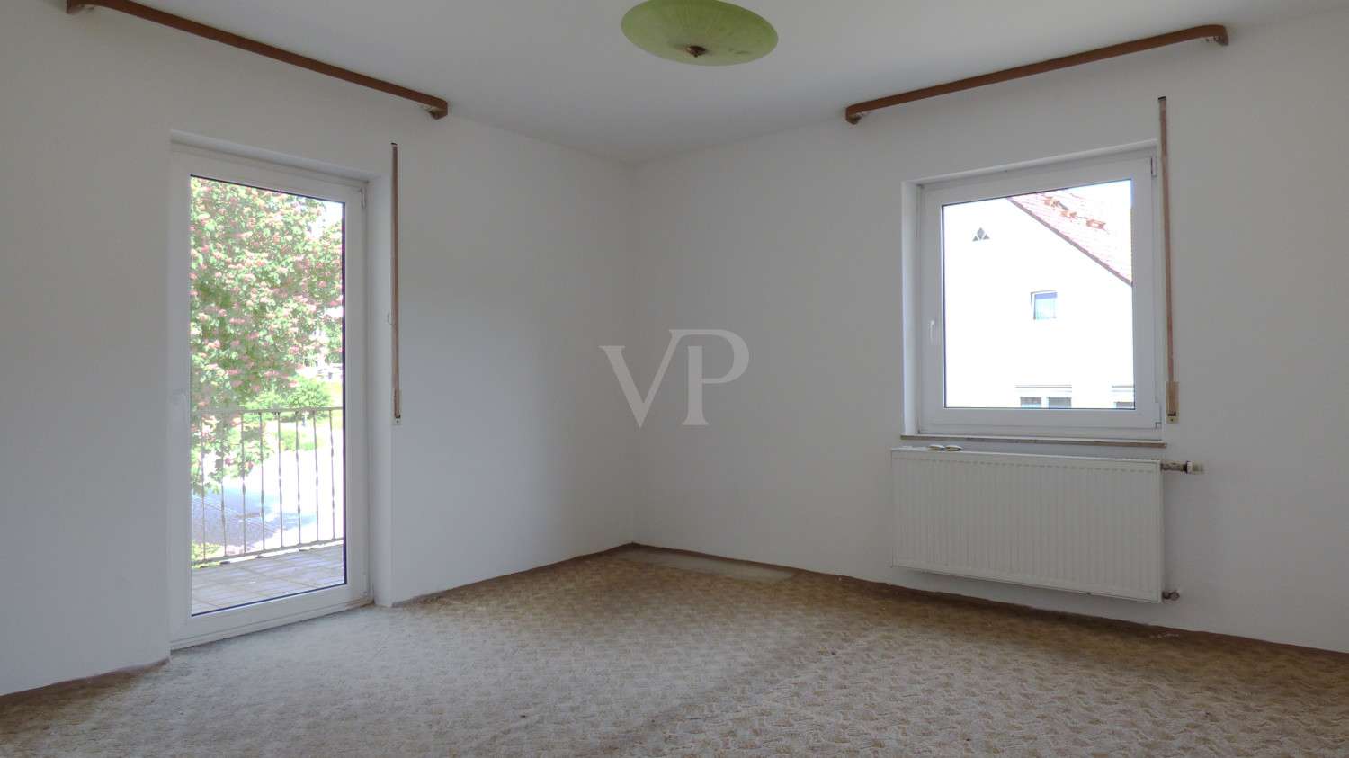 Immobilie in Kinding - Preisreduzierung:
Wohnraum satt!
Einfamilienhaus, Dachgeschosswohnung, angeschlossener Gasthof mit - Bild 10