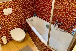 ***TRAUMHAUS MIT 2 GROßEN WOHNUNGEN UND WOHNKELLER IM MEDITERRANEN STIL*** – Bohlstraße 3, 72555 Metzingen – Vorschaubild 27