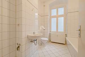 RARITÄT IN MOABIT! GROßZÜGIGE UND INTERESSANTE ALTBAUWOHNUNG MIT CA. 48 m² GARTEN! PROVISIONSFREI! – Lübecker Straße 29, 10559 Moabit, Berlin – Vorschaubild 10