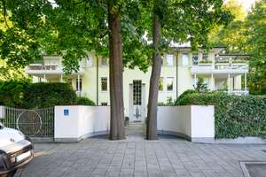 Großzügige 4 Zimmer Wohnung in exklusiver Lage am Herzogpark