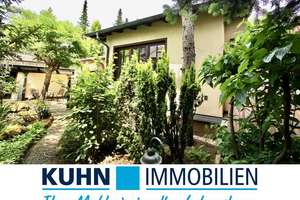Exklusiver Bungalow mit Schwimmhalle und Wellnessbereich in bester Wohnlage in Erlangen-Sieglitzhof
 – Die vollständige Adresse der Immobilie erhältst du vom Anbieter., 91054 Sieglitzhof, Erlangen – Vorschaubild 1
