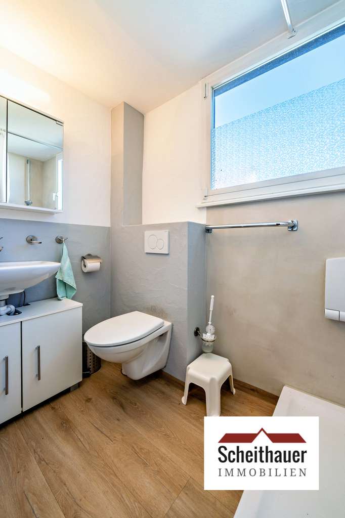 Immobilie in Mosbach - Doppelhaushälfte in attraktiver Aussichtslage mit Blick über die Stadt - Bild 2