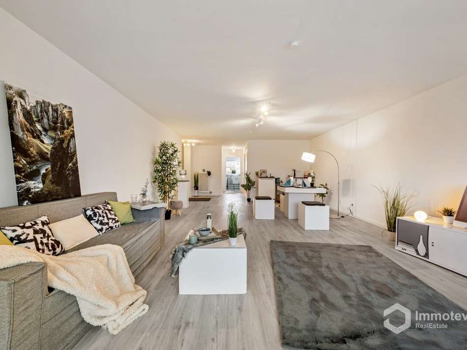 Lichtdurchflutetes Wohnzimmer