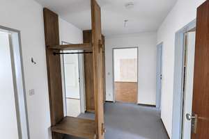 WG-taugliche Wohnung auf Zeit inkl. Tiefgaragenstellplatz– mit Balkon und guter U-Bahn-Anbindung