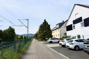 Von Privat: Schönes 4-Zimmer-RMHaus zur Miete in Eschborn-Niederhöchstadt – Die vollständige Adresse der Immobilie erhältst du vom Anbieter., 65760 Eschborn – Vorschaubild 3