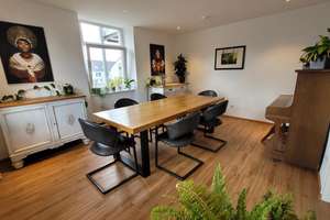 Schöne 6 Zimmer Altbauwohnung in zentraler Lage