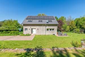 Einfamilienhaus – nachhaltig,  einzigartig mit Naturteich und parkähnlichem Grundstück - Bieterverfa – Die vollständige Adresse der Immobilie erhältst du vom Anbieter., 76275 Ettlingen – Vorschaubild 3