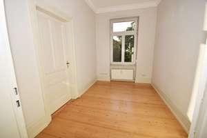 BESTES NORDEND: 4-Zi.-STIL-ALTBAU m. gr. BALKON, DIELENBODEN, FLÜGELTÜR, EBK, WANNENBAD – Die vollständige Adresse der Immobilie erhältst du vom Anbieter., 60318 Nordend-West, Frankfurt am Main – Vorschaubild 8