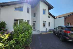 Großzügige Wohnung im Zweifamilienhaus mit 5 Schlafzimmern in idyllischer Lage – Wichheimer Kirchweg 116, 51067 Köln – Vorschaubild 3