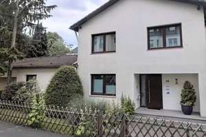 geräumige 2 - Zi, - Einliegerwohnung mit Terrasse in bevorzugter Lage des Zooviertel