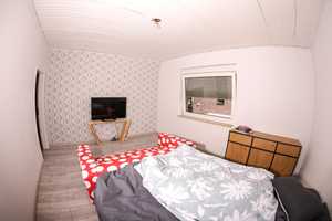 EINE SCHÖNE ECKE : Freistehendes Dreifamilienhaus mit Potenzial - Duisburg Aldenrade - von Privat – Heinestraße 30, 47179 Duisburg – Vorschaubild 12