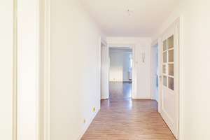 Vermietete 3-Zimmer-Wohnung (DG) in Karlsruhe-Knielingen – Die vollständige Adresse der Immobilie erhältst du vom Anbieter., 76187 Knielingen, Karlsruhe – Vorschaubild 2