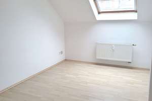 ***SELBSTNUTZUNG MÖGLICH - SEHR GEPFLEGTE, SONNIGE 3 Zi-DACHGESCHOSSWOHNUNG IN RUHIGER LAGE *** – Die vollständige Adresse der Immobilie erhältst du vom Anbieter., 9131 Hilbersdorf, Chemnitz – Vorschaubild 10