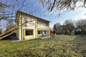 AIGNER - Großes Grundstück mit Altbestand in Waldtrudering