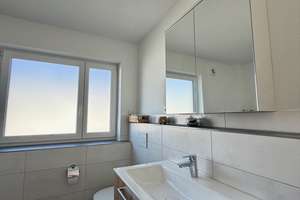 Modernes Zuhause mit Stil – Hochwertige Doppelhaushälfte in ruhiger Lage von Schongau – Die vollständige Adresse der Immobilie erhältst du vom Anbieter., 86956 Schongau – Vorschaubild 19