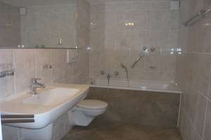 SANIERTE- IDYLLISCHE RUHIGE WOHNUNG MIT SCHWIMMBAD – Margaretenstraße 9, 40235 Grafenberg, Düsseldorf – Vorschaubild 17