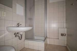 Single-Bude mit Einbauküche & Dusche & Balkon & Aufzug – Wilhelm-Firl-Straße 28, 9122 Markersdorf, Chemnitz – Vorschaubild 7