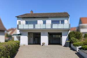 Einfamilienhaus in Petersberg mit Balkon und zwei großen Garagen – Die vollständige Adresse der Immobilie erhältst du vom Anbieter., 36100 Petersberg – Vorschaubild 2