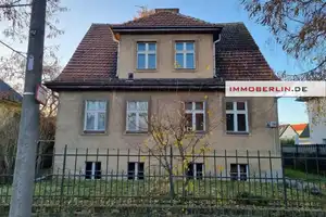 IMMOBERLIN.de - Ausbaufähiges Ein-/Zweifamilienhaus auf großem Westgrundstück mit Neubaupotential – Berlin – Vorschaubild 2