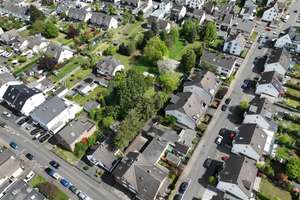 Mit 3D-Rundgang: Ein- bis Zweifamilienhaus in Köln mit weiterem Grundstück – Die vollständige Adresse der Immobilie erhältst du vom Anbieter., 51147 Wahnheide, Köln – Vorschaubild 5