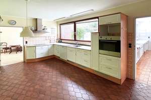 Zentral gelegenes, zweigeschossiges Wohnhaus mit Keller, Garage sowie Carport und schönem Garten – Die vollständige Adresse der Immobilie erhältst du vom Anbieter., 49661 Cloppenburg – Vorschaubild 6