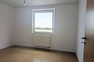 Provisionsfreie, helle 3-Zimmer-Dachgeschosswohnung mit verglaster Loggia, Blick ins Grüne & Aufzug – Kinzigstrasse 8, 38120 Weststadt, Braunschweig – Vorschaubild 18