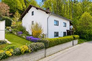 Waldrandlage, Ruhe, Natur – Ihr neues Zuhause im Grünen – Die vollständige Adresse der Immobilie erhältst du vom Anbieter., 94157 Perlesreut – Vorschaubild 1