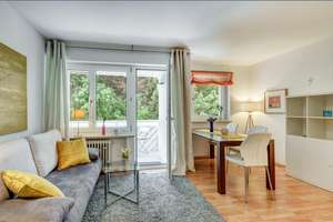 Möbliert: Möblierte 1-Zimmer-Wohnung mit schönem Balkon