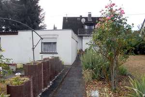 Schönes Einfamilienhaus mit Potenzial, großer Garten, Freisitz, Garage, Hof, Anbau möglich! – Die vollständige Adresse der Immobilie erhältst du vom Anbieter., 65936 Sossenheim, Frankfurt am Main – Vorschaubild 4