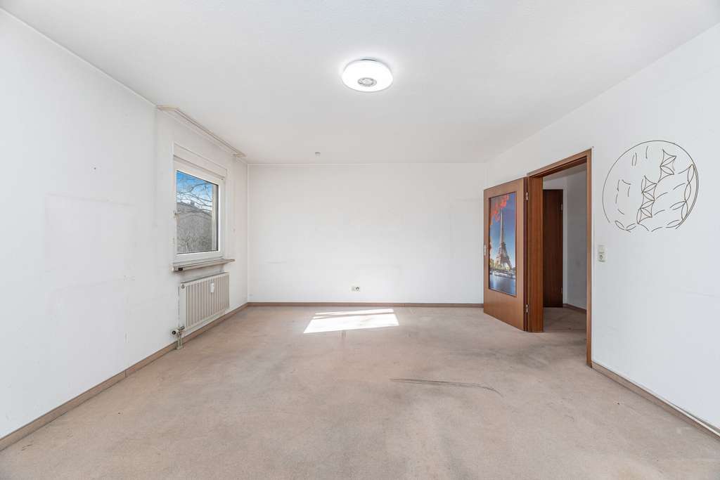 Immobilie in Ismaning - 3-Zimmer-Wohnung mit Balkon in Isarnähe – ideal zum Renovieren - Bild 2