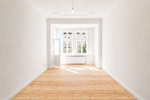 Renovierte 2,5-Zimmer-Altbauwohnung mit Westbalkon (WE20)
