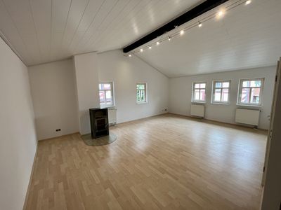 4 1/2 Zimmer Wohnung in Fachwerkensemble. Hofnutzung, Garage, Keller. Wettenberg Launsbach