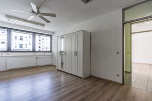 NEU *Paul & Partner* GROßZÜGIGE EIGENTUMSWOHNUNG IN ZENTRALER LAGE MIT BALKON, AUFZUG & STELLPLÄTZEN – Die vollständige Adresse der Immobilie erhältst du vom Anbieter., 65185 Mitte, Wiesbaden – Vorschaubild 10