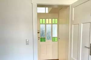 Hochwertig renovierte 3-Zimmer-Altbauwohnung mit Balkon und Gartenmitbenutzung