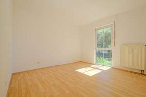 SUPER GRUNDRISS – BALKON – ROLLOS – WANNENBAD – EINBAUKÜCHE – TG-STELLPLATZ – Die vollständige Adresse der Immobilie erhältst du vom Anbieter., 1239 Leubnitz-Neuostra, Dresden – Vorschaubild 5