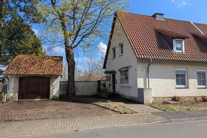 Doppelhaushälfte mit 1.041 m² Grundstück in ruhiger Lage - großes Potenzial in Salzgitter-Bad