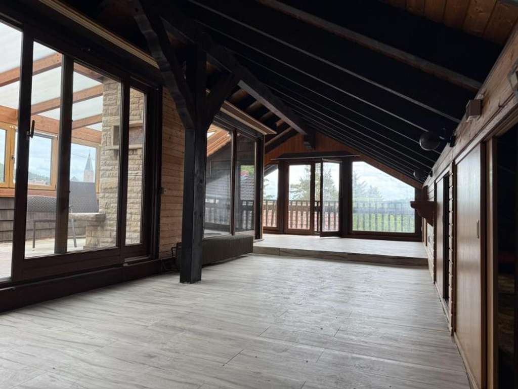 Immobilie in Esthal - Haus mit Nebengebäude - Bild 1