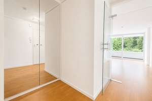 Stilvoll wohnen auf zwei Ebenen – hochwertig ausgestattete 3-Zi-Split-Level-Whg mit Loggia + Balkon – Oberföhringer Strasse 127 a, 81925 Oberföhring, München – Vorschaubild 5