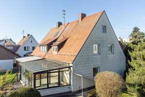 Geräumige Doppelhaushälfte mit Wintergarten und Potenzial zum Wohlfühlzuhause – Neu-Ulm (Kreis) – Vorschaubild 1