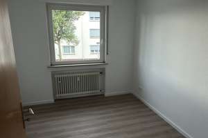     Renovierte 3-Zimmer-Wohnung mit Balkon in gepflegtem Mehrfamilienhaus – Die vollständige Adresse der Immobilie erhältst du vom Anbieter., 42699 Ohligs/Aufderhöhe/Merscheid, Solingen – Vorschaubild 3