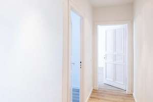 Altbauträume im Wrangelkiez | Bezugsfreie 2-Zimmer-Wohnung, lichtdurchflutet mit Balkon! – Die vollständige Adresse der Immobilie erhältst du vom Anbieter., 10999 Kreuzberg, Berlin – Vorschaubild 9