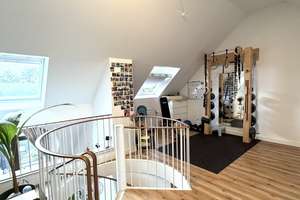 Helle Galerie-Maisonette-Wohnung im beliebten Gerresheim mit Balkon und zwei Bädern – 40625 Gerresheim, Düsseldorf – Vorschaubild 3