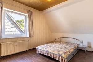 Energieeffizientes Zweifamilienhaus mit vielseitigen Nutzungsmöglichkeiten – Die vollständige Adresse der Immobilie erhältst du vom Anbieter., 59955 Winterberg – Vorschaubild 9