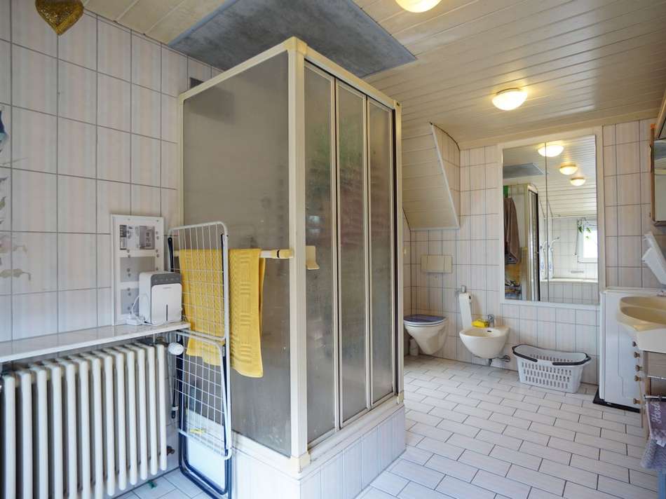 Bad mit WC und Bidet