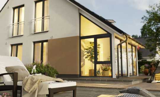 Schickes Wintergartenhaus - Wo Ästhetik auf Beständigkeit trifft – Ihr Traumhaus, Stein auf Stein!