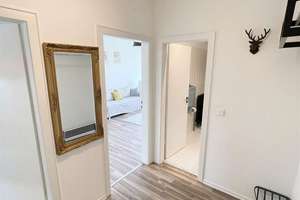 Möbelierte 2 Zimmer Wohnung in zentraler Lage von Düsseldorf nahe des Medienhafens – Neckarstraße 25, 40219 Unterbilk, Düsseldorf – Vorschaubild 2