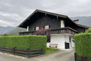 Schönes und traumhaft gelegenes Haus mit sechs Zimmern in ruhiger Lage zentral in Rottach-Egern – Glaslstraße 10, 83700 Rottach-Egern – Vorschaubild 1