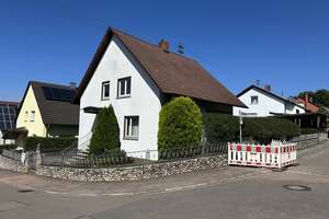 Familienfreundliches EFH in Annweiler-Queichhambach mit Garten und großer Garage – Die vollständige Adresse der Immobilie erhältst du vom Anbieter., 76855 Annweiler am Trifels – Vorschaubild 2