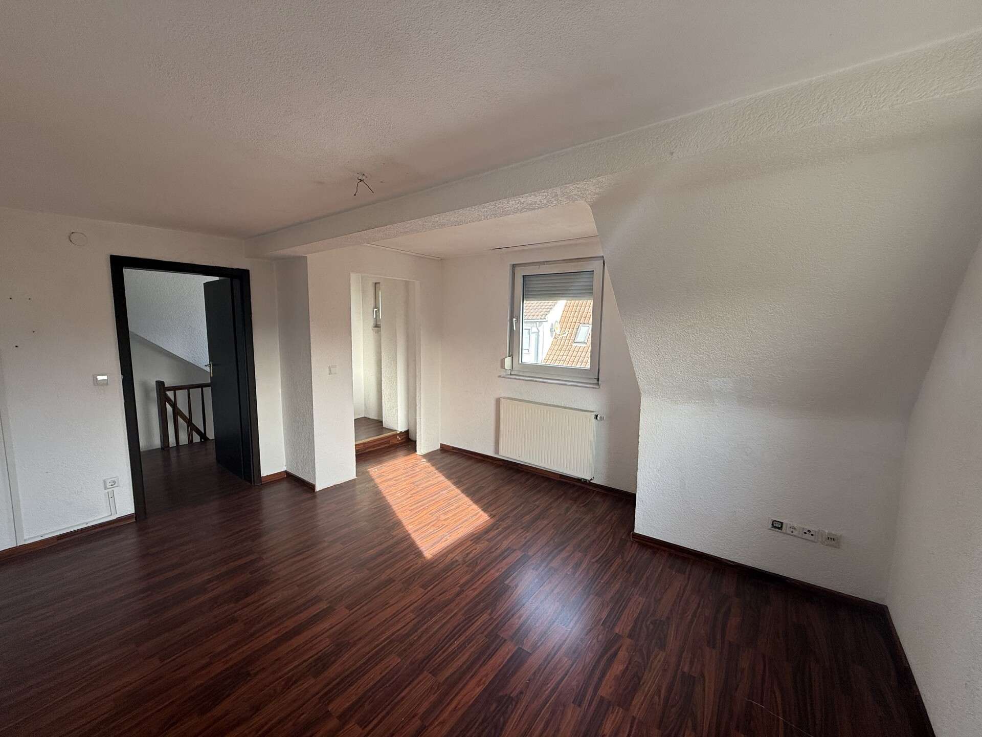 Immobilie in Neuhausen auf den Fildern - Doppelhaushälfte mit Potenzial in zentraler Lage von Neuhausen - provisionsfrei! - Bild 10