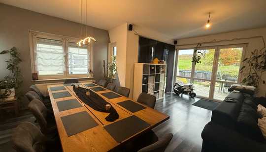 Bild von Großzügiges Einfamilienhaus mit vier Schlafzimmern u. zwei Bädern